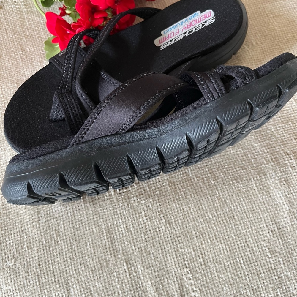 Skechers Women's Black Slip On Sandals Size EU 37/US 7 - Picture 3 of 7